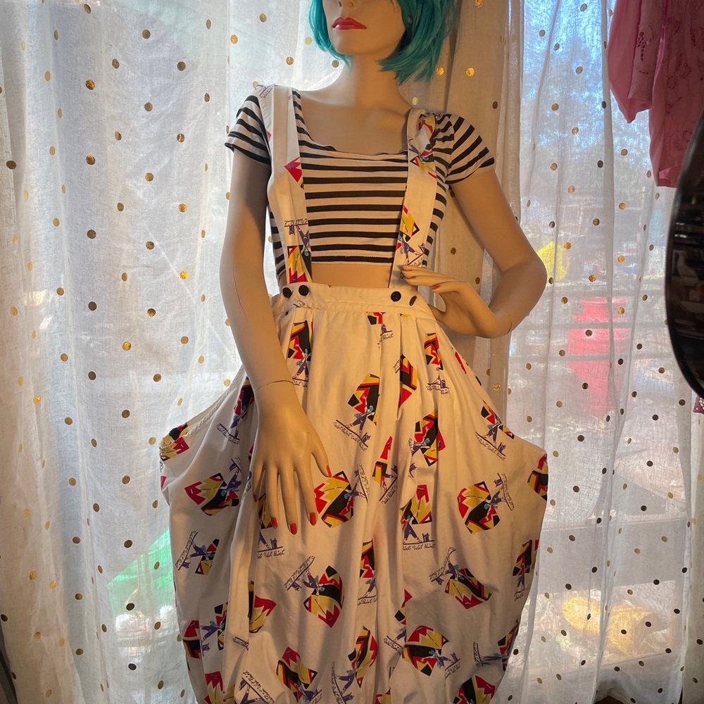 Unbelievable vintage  “art teacher” balloon skirt. 28 waist.